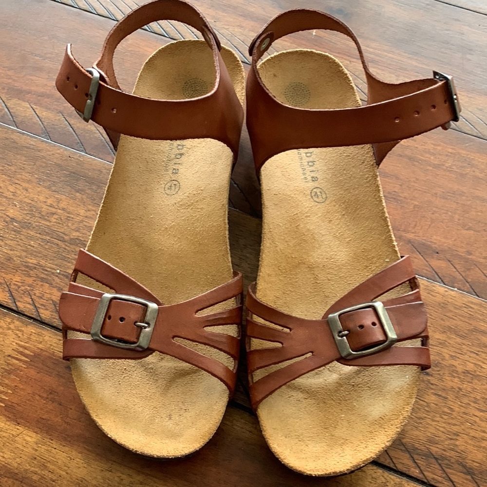 Womens leather strapped sandal Eric Micheal